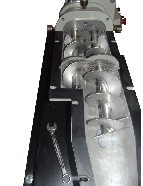 BOUDINEUSE AVEC VIDE 400 KG/H 